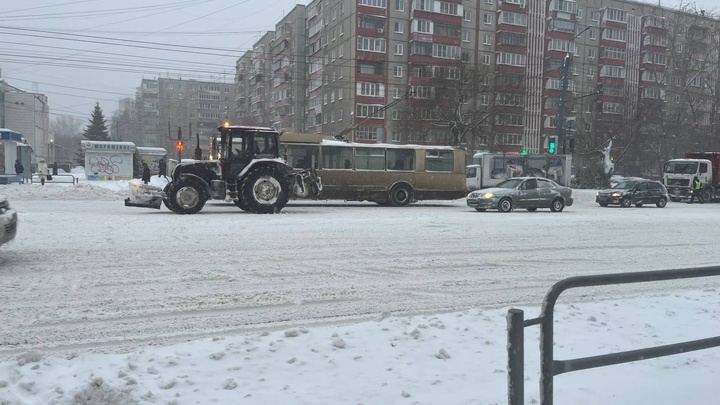 В мэрии рассказали, когда расчистят Челябинск от снежных завалов
