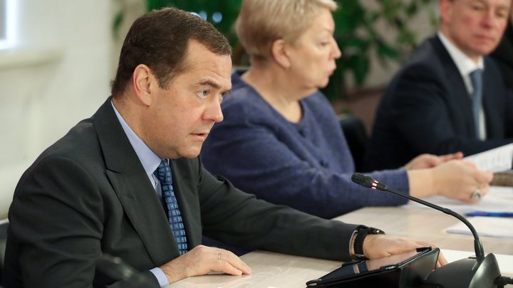 Польша точно исчезнет: Медведев резко отреагировал на слова Моравецкого об атаках Киева