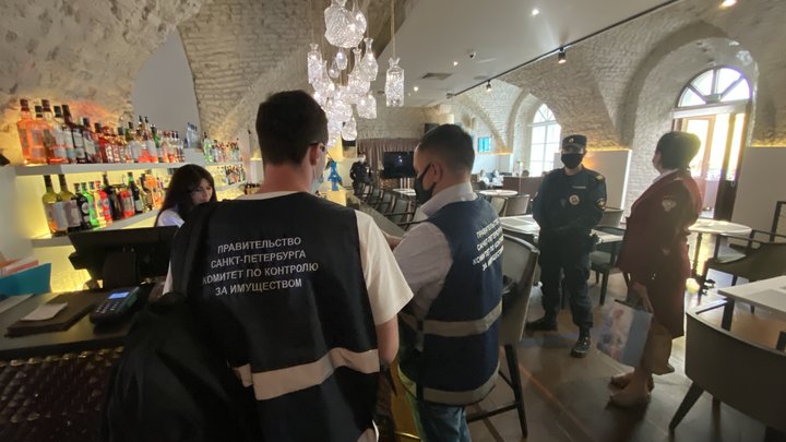 Итоги COVID-рейдов: Смольный назвал самый ответственный район Петербурга