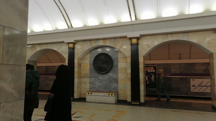 Метро в Петербурге станет на три дня бесплатным для пенсионеров