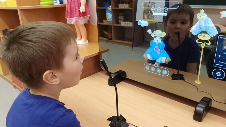 В детском саду Архангельска появилось умное зеркало