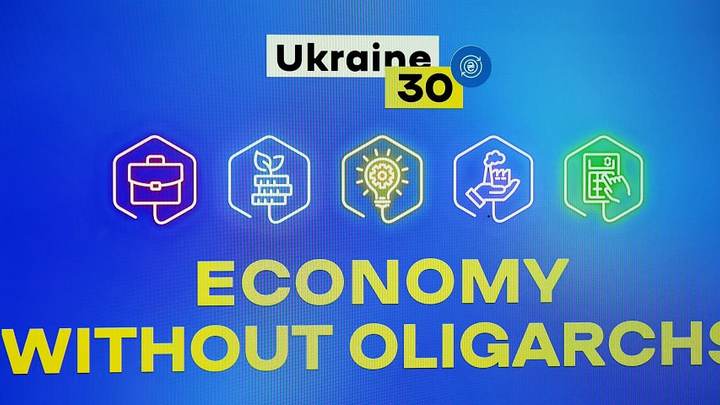 Украинские олигархи массово выводят свои деньги из Украины — источник
