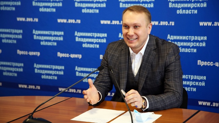 Директор департамента молодежной политики Николай Костылев пояснил выселение Дома НКО
