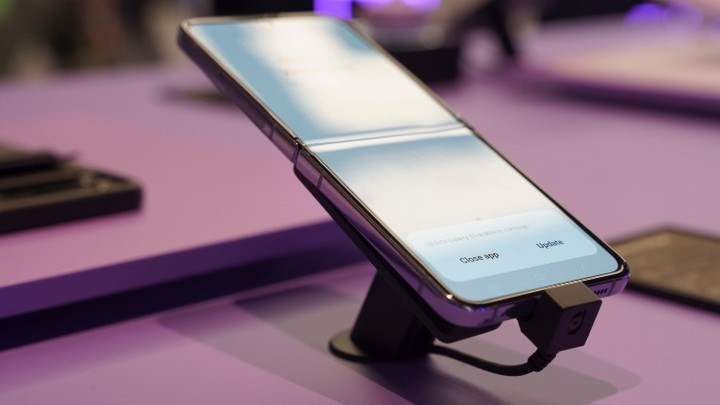 Samsung обновила русскоязычный сайт. Известия: Готовится вернуться в Россию