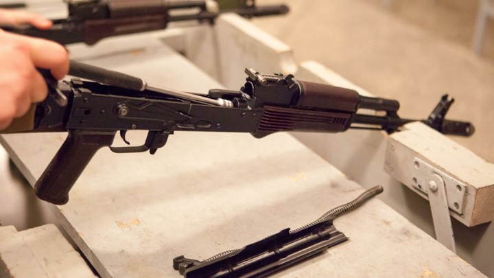 Украинский боевик расстрелял своих сослуживцев в центре Киева