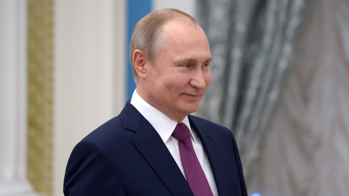 Путин на минималках? В русский ресторан в Сан-Диего пришёл необычный гость