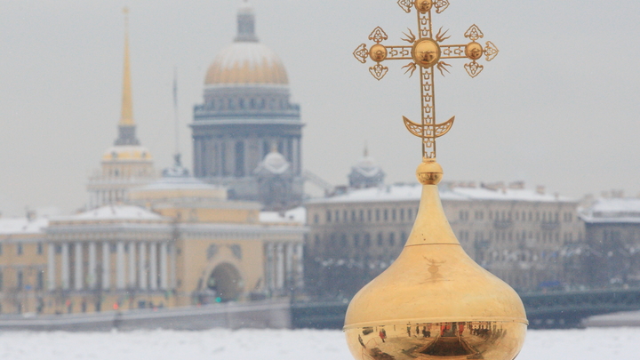 Последний холодной день перед потеплением: Петербург ожидает снег и метель
