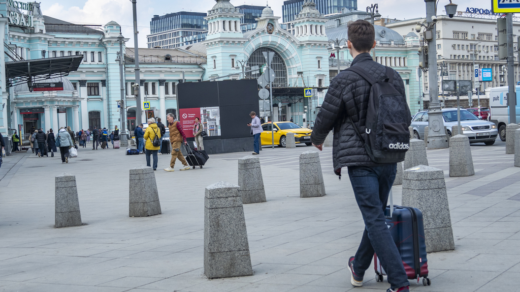 Релоканты возвращаются. Релоканты предатели. Финляндия против россиян. Фото финны приезжают в Россию за бензином. Релокант Налогоплательщмик.