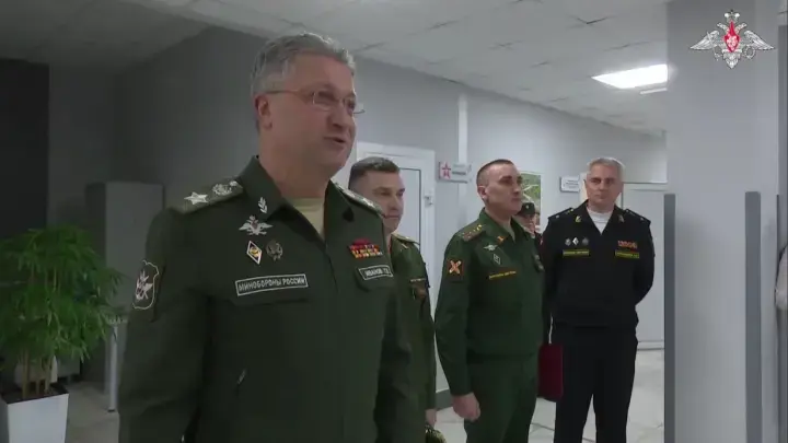 ЦГ: Экс-жена Тимура Иванова уехала жить во Францию, а падчерица ругает СВО