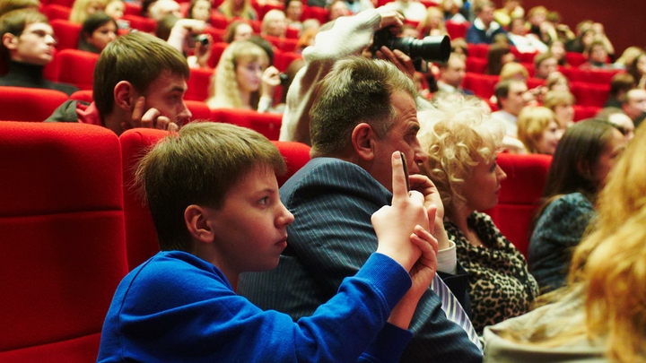 В кинотеатрах Москвы планируют создать COVID-free зоны