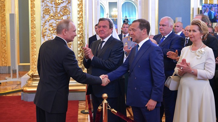 Жена Медведева и Аэрофлот ослушались Путина: Не могу молчать