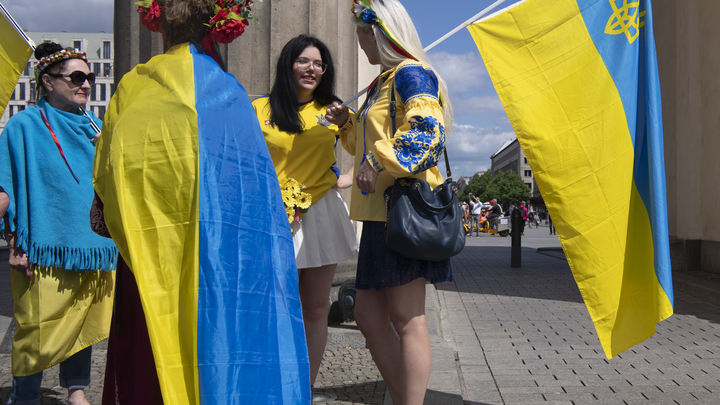 Украинский журналист Гордон* потребовал преклонения и отказался от ЕС