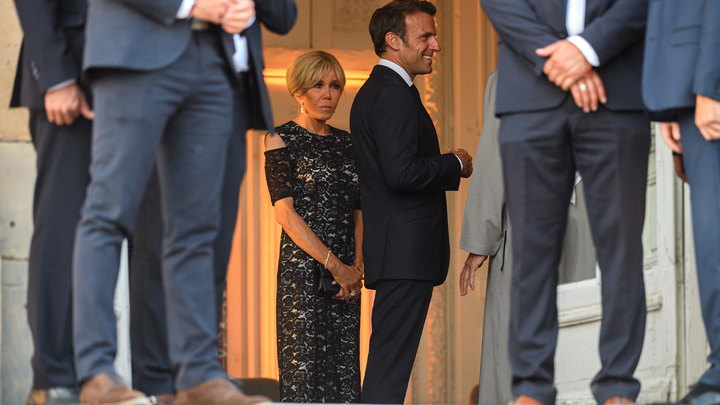 Какие переговоры! Французы высмеяли Макрона, который пообещал дозвониться до  Путина