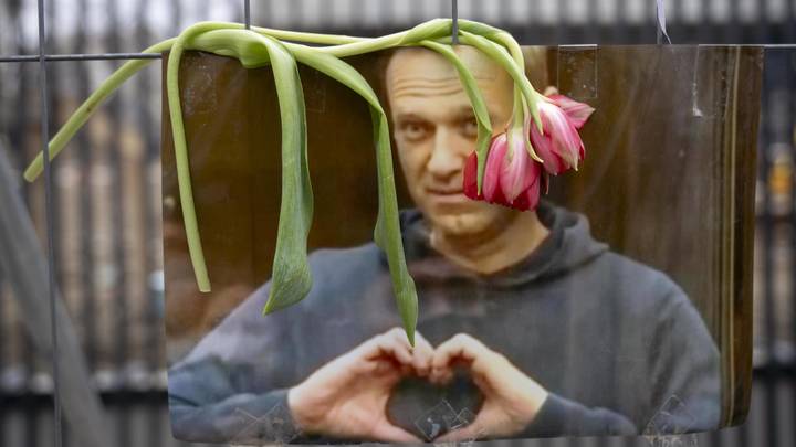 Сначала шоу, потом провокация, а затем майдан. Во что готовились превратить похороны Навального*