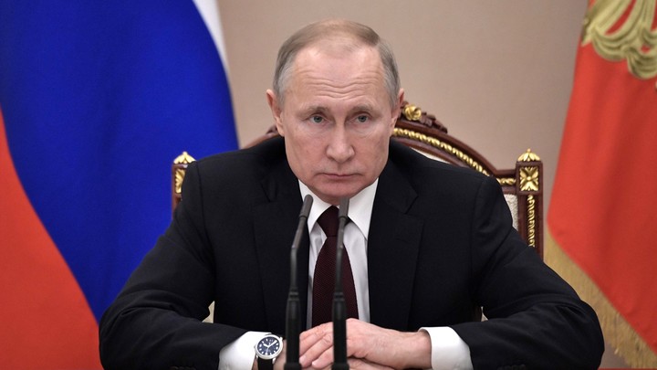 Обстановка становится более турбулентной: Путин поздравил дипломатов и обозначил приоритеты внешней политики