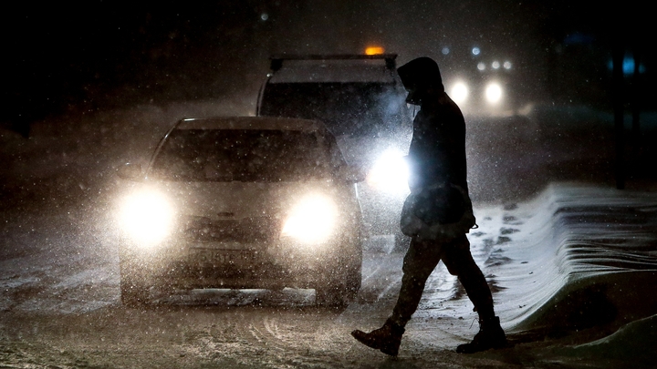 Пробки в 10 баллов: Новосибирск встал из-за снегопада 25 ноября