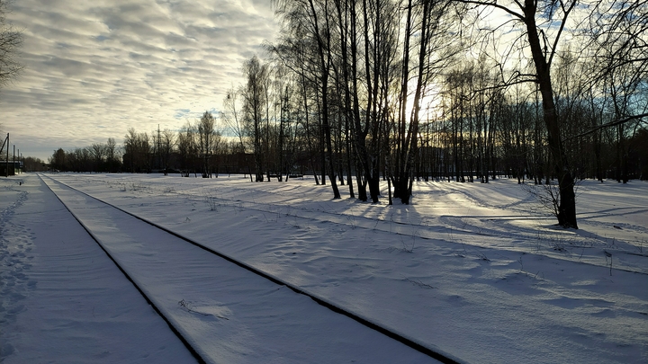 Поезд и легковушка столкнулись в Подмосковье