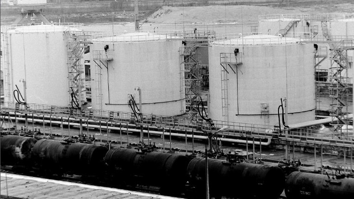 Поляки хотят русской нефти. Русофобия планам не помеха