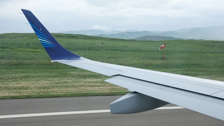 Депутат устроил дебош в самолёте: Обошлось не только без наказания, но и даже без протокола