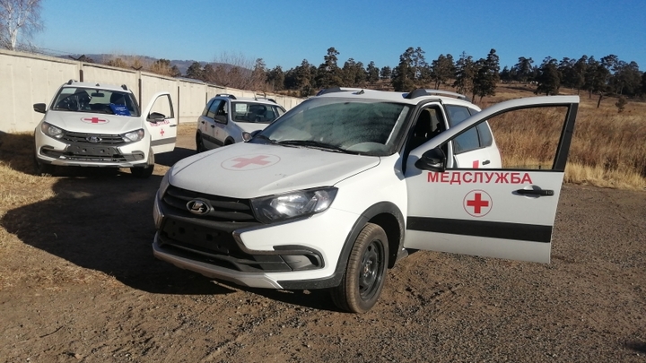 Три больницы Забайкалья получили новые автомобили