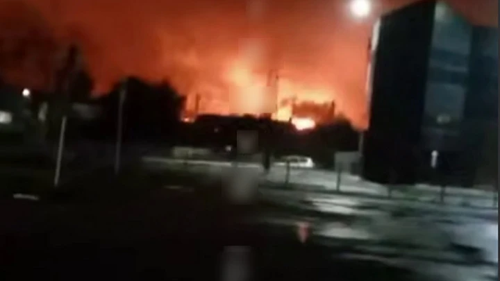 Атака дронов на Рязанскую область 23 октября: удар по аэродрому Дягилево и по НПЗ, видео Атака дронов на Рязанскую область 23 октября: удар по аэродрому Дягилево и по НПЗ, видео