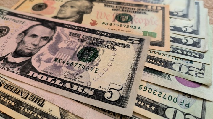 Экономика США шагнула к рецессии: ФРС подняла ключевую ставку