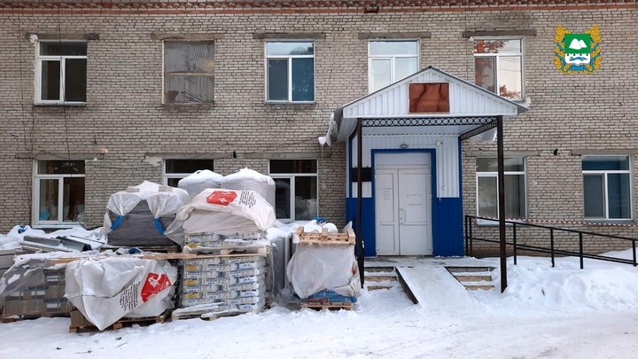 В Курганской области начали ремонт главной больницы Притобольного района