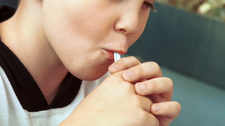 Выпил две банки энергетика и попал в реанимацию: Ребёнок чуть не погиб, оказавшись на грани инсульта