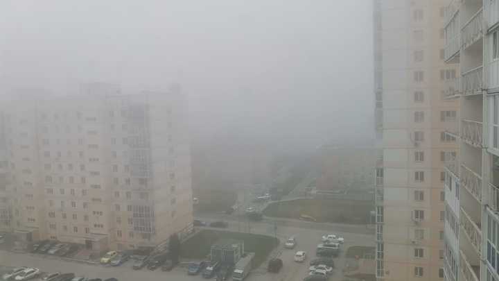 Новосибирск в последний день июля накрыл густой туман