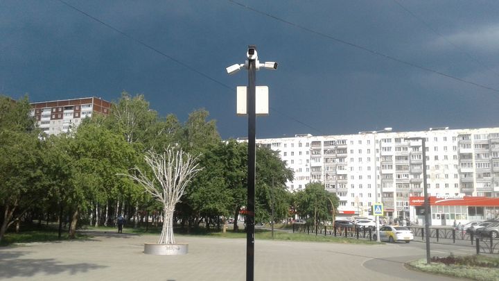 Екатеринбург накрыло тропическим ливнем