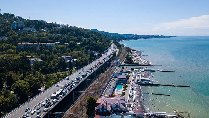 В Адлер без пробок: на курорте построят новую четырехполосную дорогу