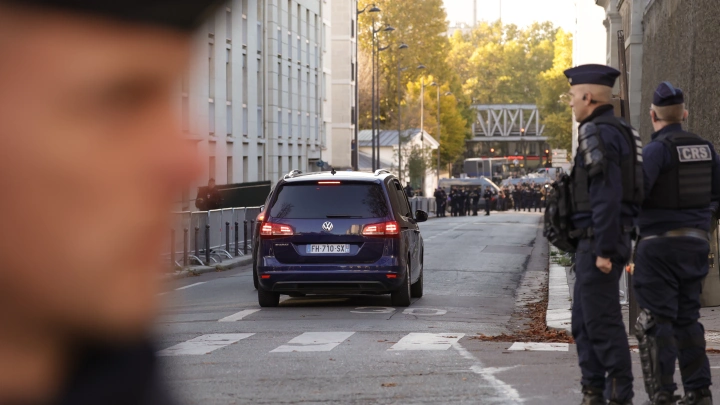 Гражданка России задержана во Франции за помощь Донбассу