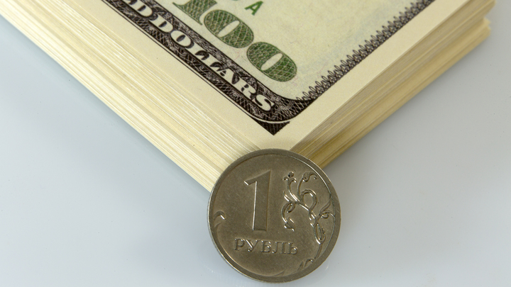 Нефть падала - рубль падал, нефть росла - рубль нет: Кто подрывает русскую валюту изнутри?