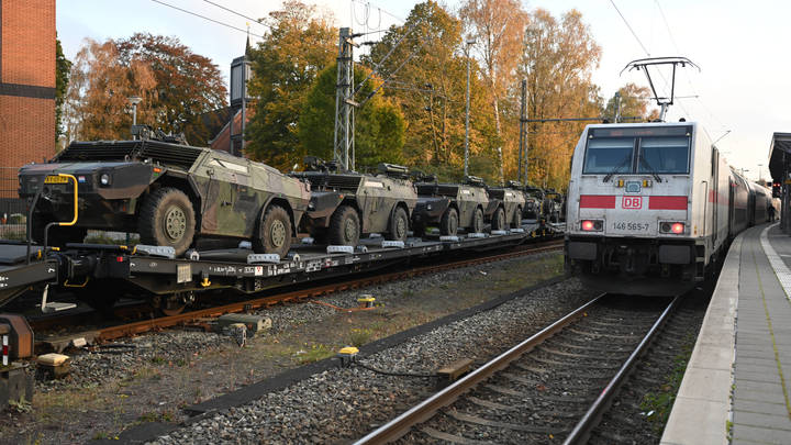 Разлетелся на мелкие кусочки: Координатор подполья о том, как партизаны пустили поезд ВСУ под откос - позвонил с мобильного, готово