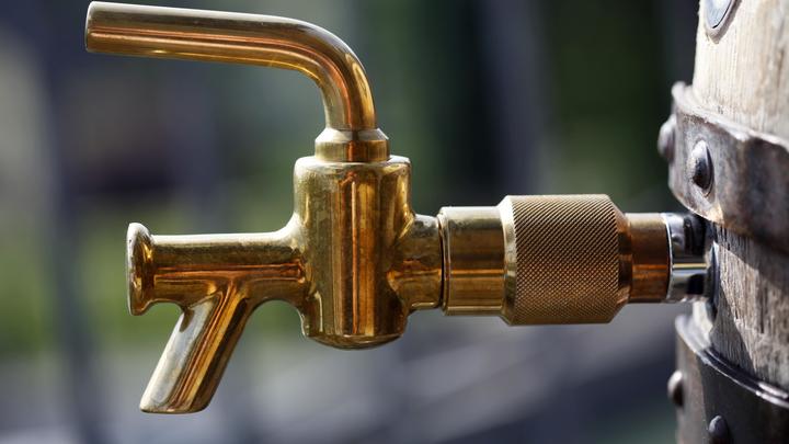 В Петербурге придумали, как покончить с наливайками