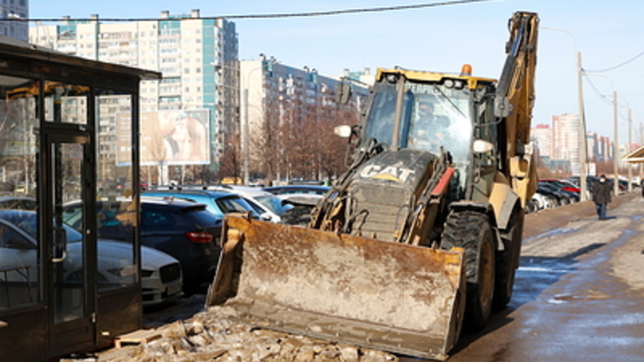 Власти Новосибирска закупят погрузчики для вывоза снега на 23 млн рублей