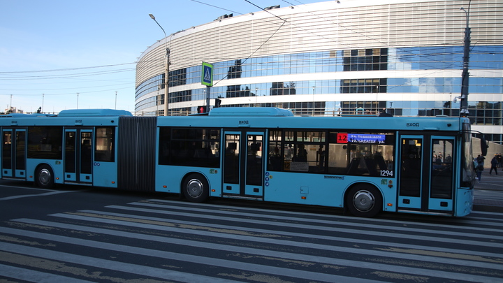 У кондуктора нет сдачи: Имеют ли право высадить из автобуса пассажира без правильной купюры?