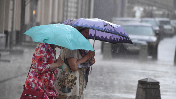 На Кубани объявлено штормовое предупреждение по ливням с грозами, градом и усилением ветра