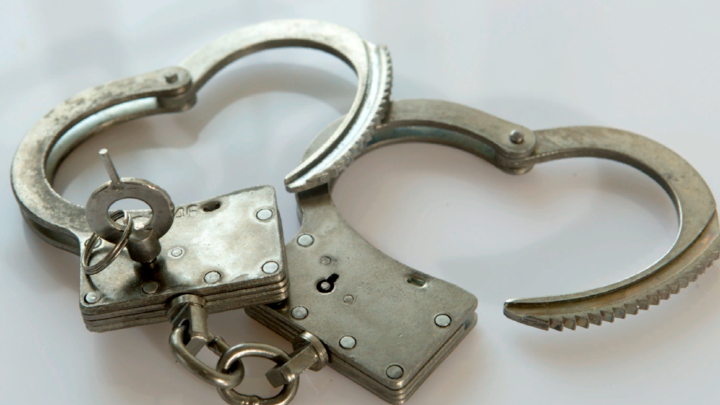 Кляпы из полотенца и избиения: В Киеве сотрудники частного садика воспитывали детей пытками