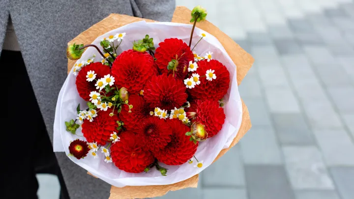 Розы, гортензии, эустомы: названы цветы, которые в России покупают чаще всего