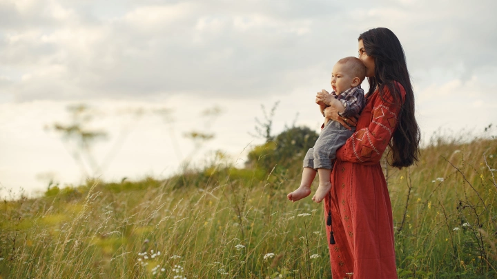 Врачи вынудили Лену бросить сына Юру. Спустя 20 лет он молил: Мама, отзовись. У меня больше никого нет