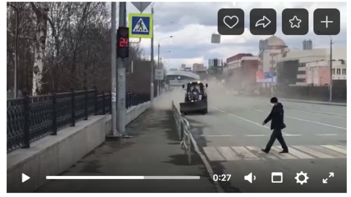 В Челябинске дорожники пускают пыль и реагенты в глаза горожанам