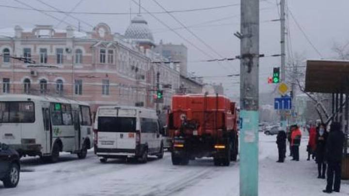Дорожные службы Читы снова показали свою беспомощность перед лёгким снегопадом
