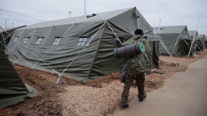 Челябинская область передала армии 12 медицинских УАЗов повышенной проходимости