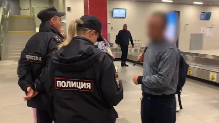 Мигрант сменил паспорт, чтобы вновь проникнуть в Россию