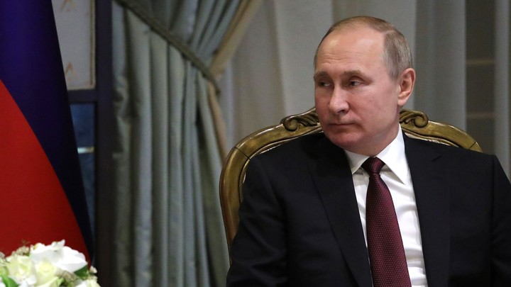 Москалькова передала Путину «символическую флешку»