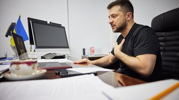 Каждые 20 минут мне кто-то звонил и говорил, что я должен уехать: Зеленский