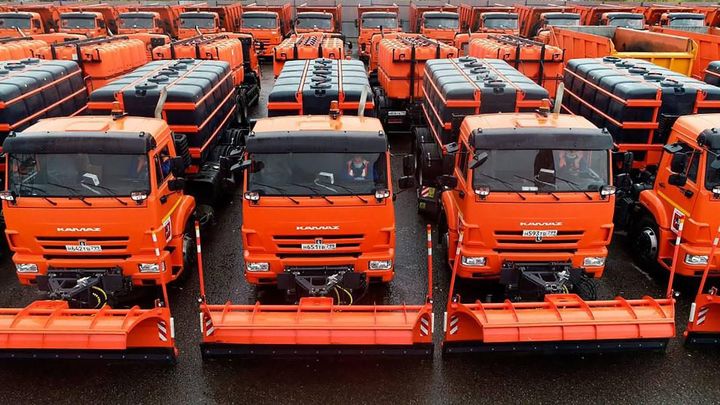 На зимний режим работы перевели коммунальную технику Москвы