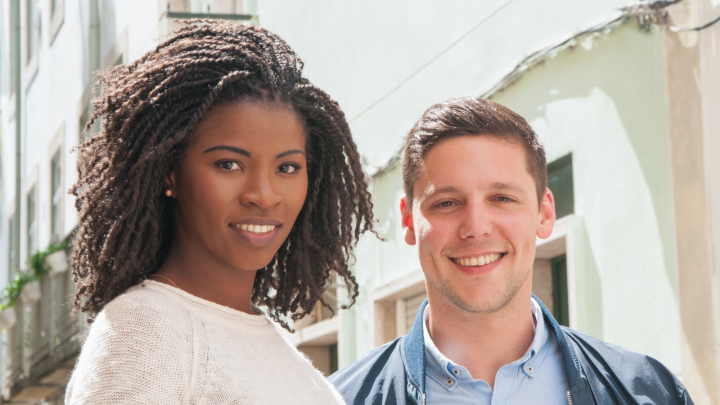 Сибиряк женился на африканке и перевёз на Алтай. Местные приняли как свою: Юарцы русские в душе