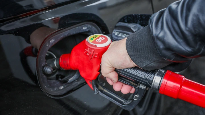 Нефтетрейдер дал прогноз по ценам на бензин в Новосибирской области